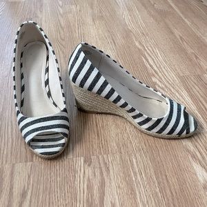💙Kelly & Katie Kaydena Espadrille Wedge Pump🤍